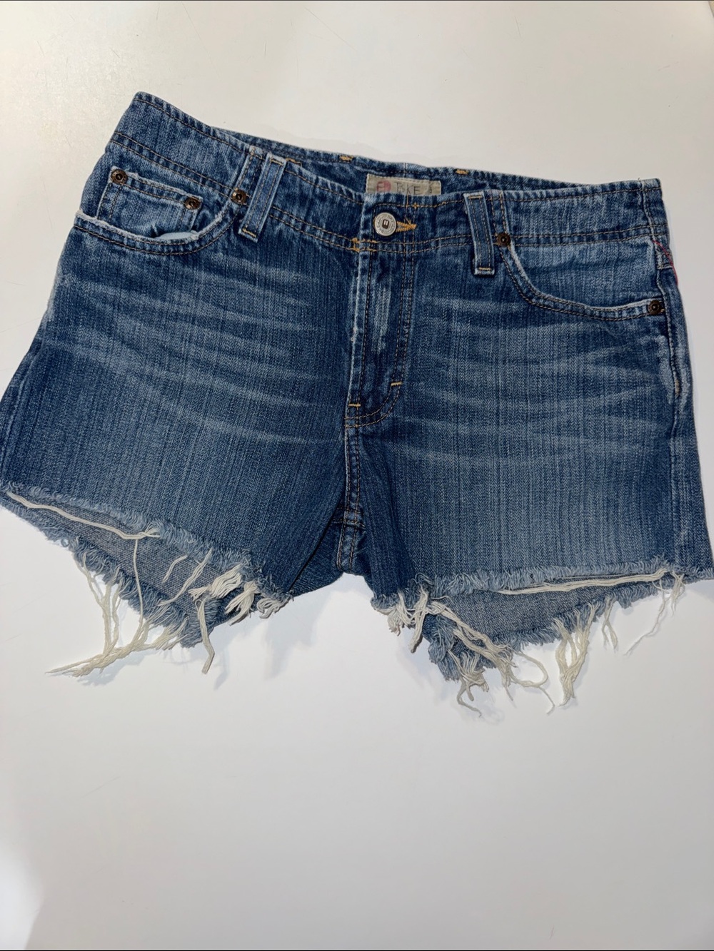 BKE Mindi Long Frayed Hem Denim Shorts - Blue size 6